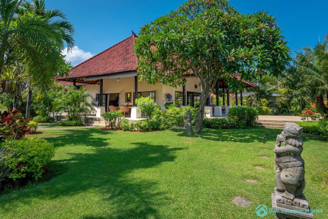 Villa Namaste - Beachfront At Lovina 10P, Pool, Bbq Banjar  Eksteriør billede