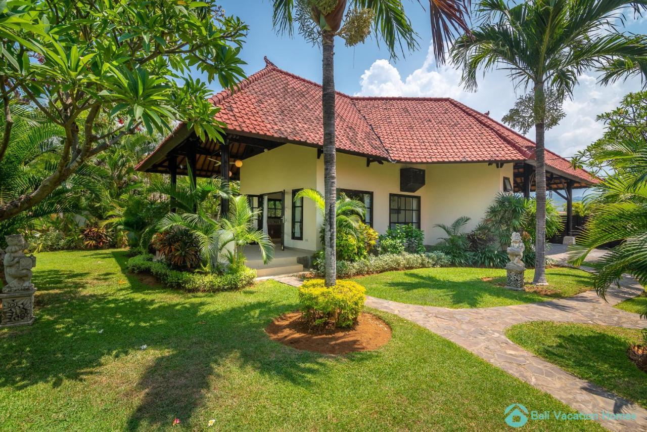 Villa Namaste - Beachfront At Lovina 10P, Pool, Bbq Banjar  Eksteriør billede