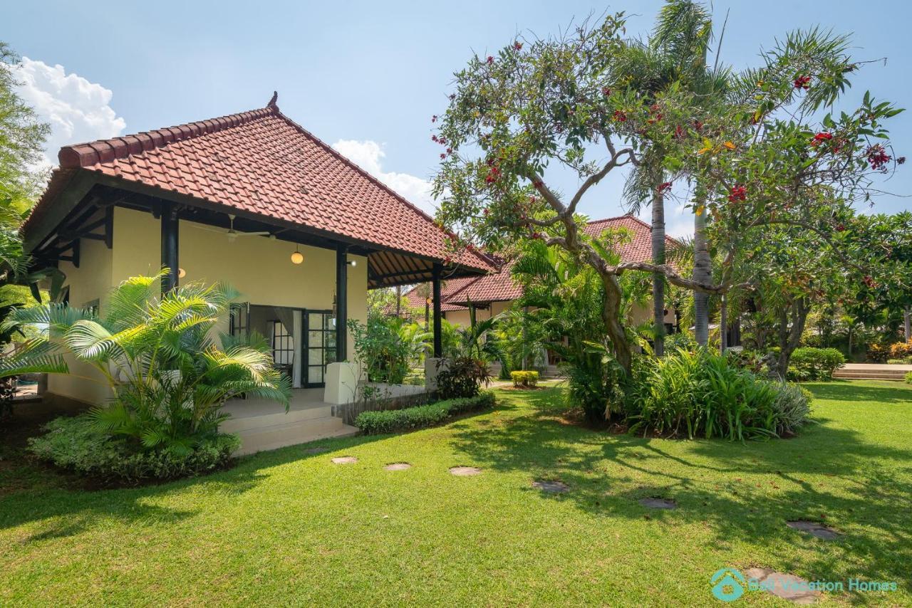Villa Namaste - Beachfront At Lovina 10P, Pool, Bbq Banjar  Eksteriør billede